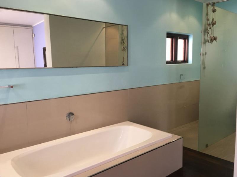 2 Bedroom Property for Sale in Sea Point Western Cape